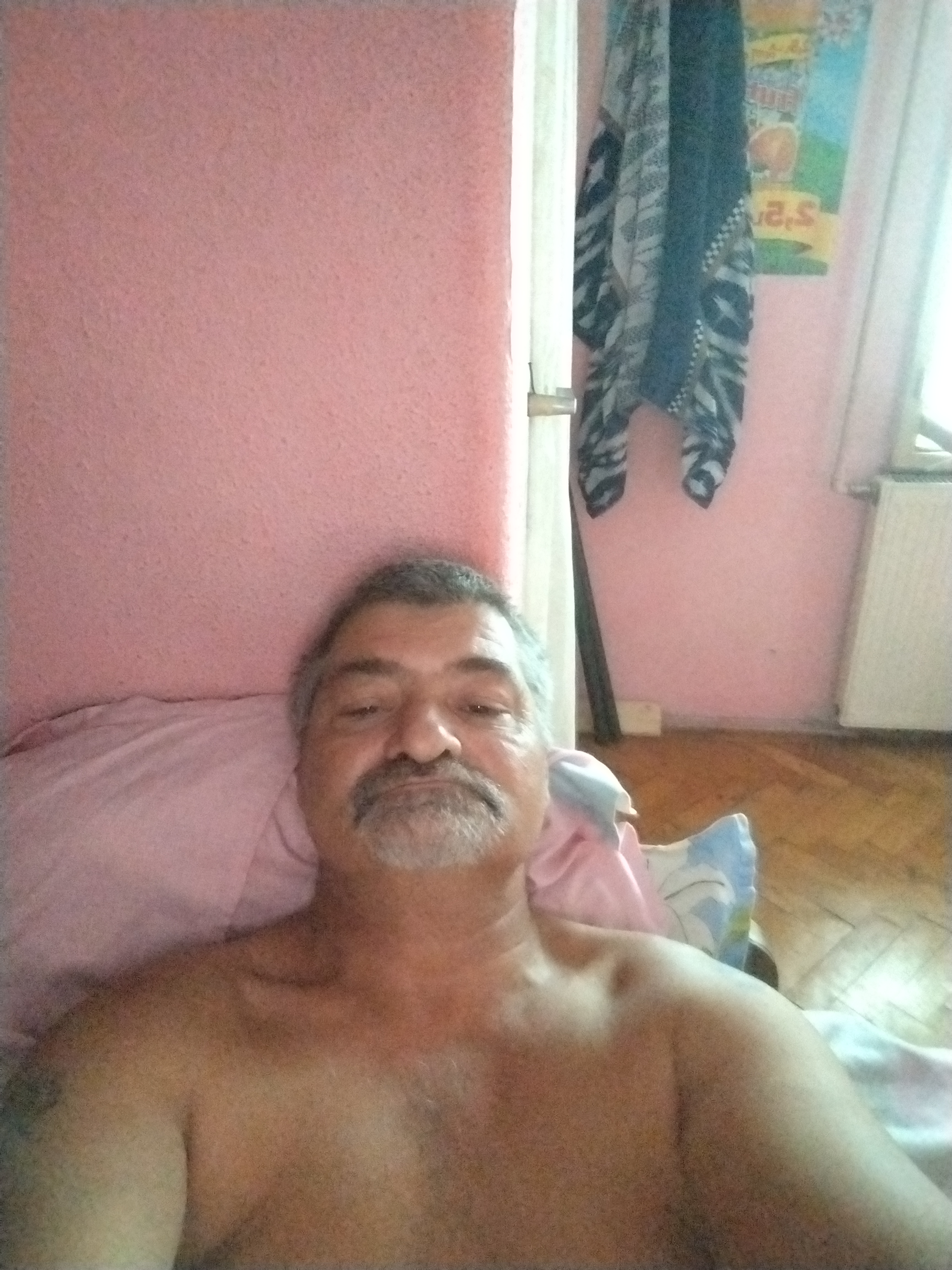 Bucuresti - Escorta Sexy - Escorta matura si cu experienta ofer companie, masaj terapeutic de relaxare, locatie de lux.  Sunt foarte eleganta, finuta si cu bun simt.  Rog seriozitate.  Detalii la telefon. 