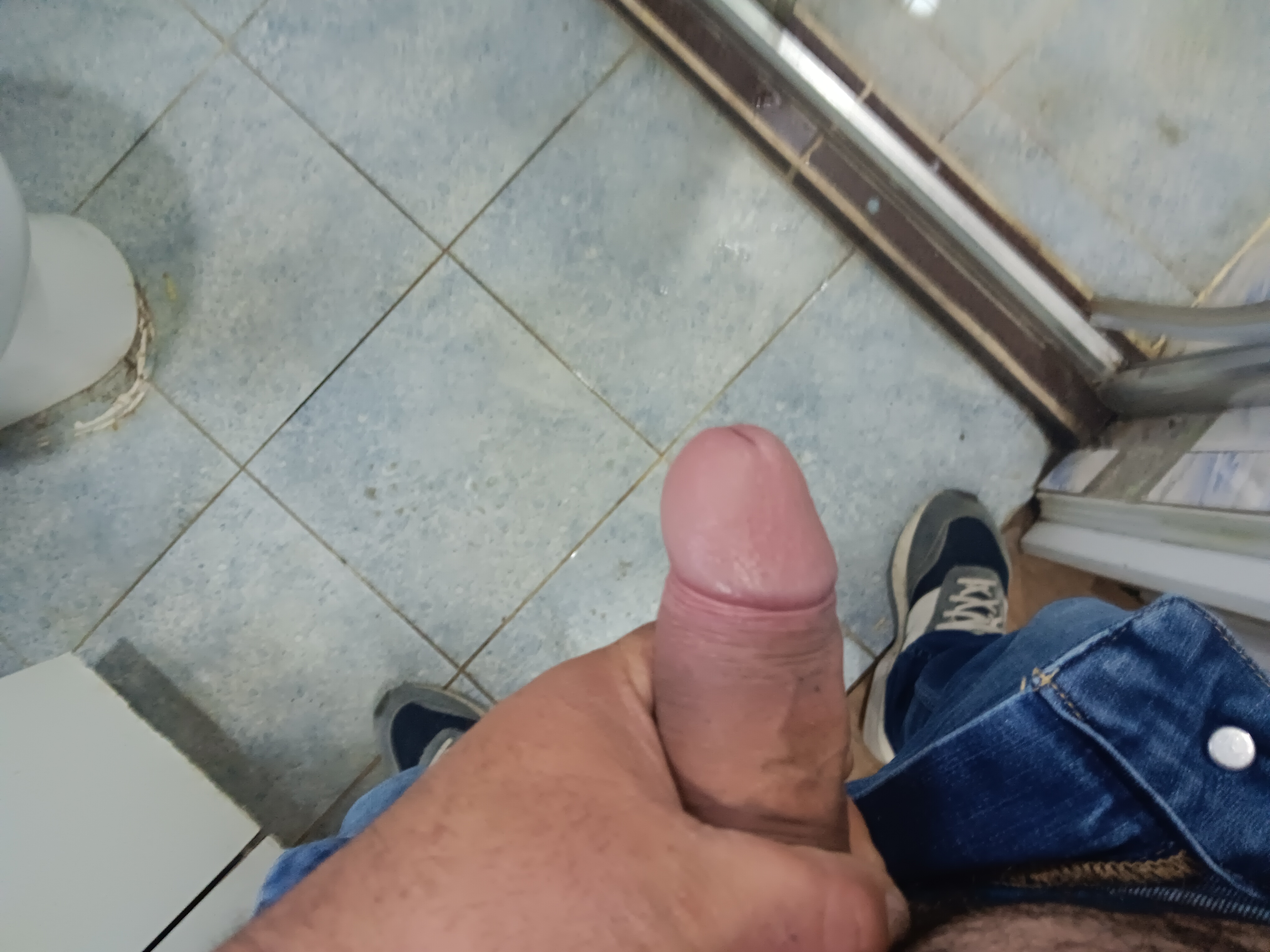 Bucuresti - Escorta Sexy - Anunț valabil doar pentru doamne, indiferent de vârstă!Totul doar de placere!Detalii în privat!Am locație discretă!