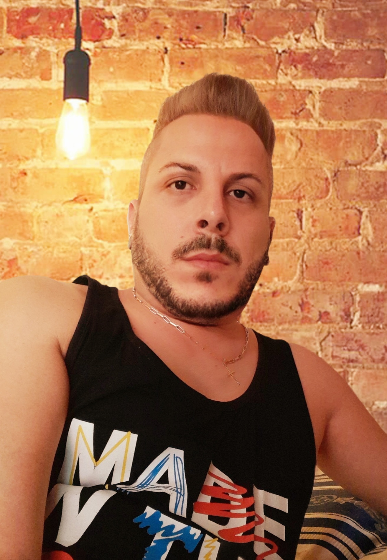 Bucuresti - Escorta Sexy - : Barbat ACTIV usor versatil cu experienta in domeniu ofer clipe de tandrete ca parte activa si verstil domnilor dornici ce experiente noi cu un barbat cu experienta ce-ti poate pune la dispozitie clipe unice relax.  Disponibil mai mult in timul zile, programarea se face cu o ora inainte, nu raspund la mesaje