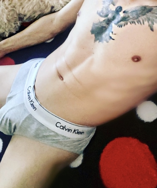 Bucuresti - Escorta Sexy - Salut, ma numesc David , 29 ani , activ cu locatie .  Va ofer masaj de relaxare erotic si multe alte fantezii, trebuie doar sa fi decis ce vrei! Nu raspund la numere private ! Nu trimit poze xxx! Cei ce au pofta de caterinca vor fi blocati! Mai multe detalii va astept la telefon sau whatsApp! Multumesc