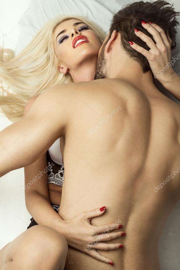 Escorta Oras: Targoviste - Escorta Telefon: 0721167265 -  Servicii Escorta : Buna ma numesc antonio ma adresez ma fete femei mature cupluri din targoviste atent la dorințele fetelor si a femeilor mature  sunt un tip foarte curat dotat pot sa spun si va astept cu drag sa ma contactați pe whatsapp din placere fara bani va pup unde vreti voi frlelor