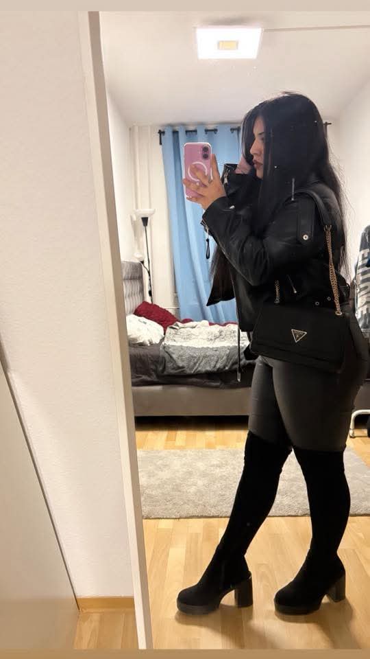 Escorta Sex - Escorta manierata am revenit.  Ofer companie si masaj terapeutic facut cu creme si uleiuri aromate domnilor manierati intr-o locatie discreta.  Locuri de parcare si ac.  Detalii la telefon.  - Telefon: 0741552756 