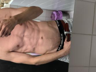 Escorta Oras: Bucuresti - Escorta Telefon: 0765082849 -  Servicii Escorta : Doar pentru femei si doar din placere… 27 de cu XXL, ofer placeri de neuitat, dau si limbi :) suna ma, nu vei regreta