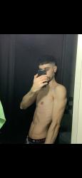 Bucuresti - Escorta Sexy - Doar pentru femei si doar din placere… 27 de cu XXL, ofer placeri de neuitat, dau si limbi :) suna ma, nu vei regreta