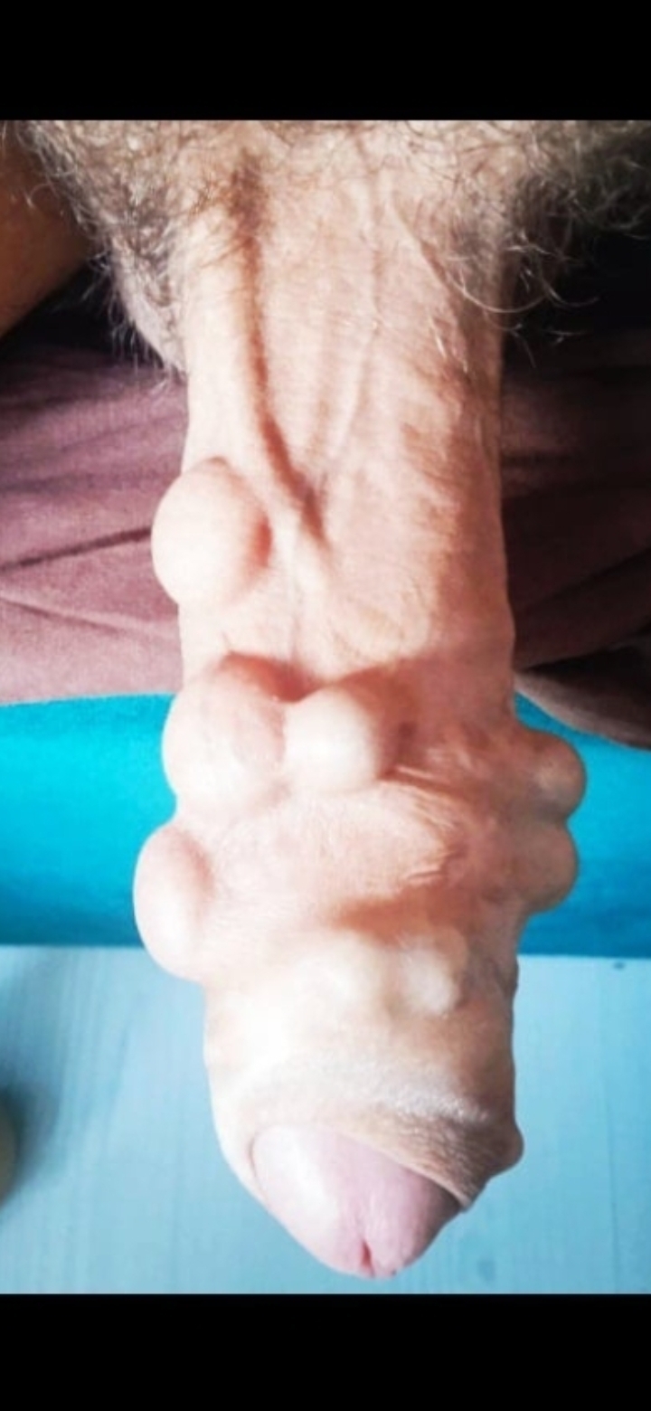 Bucuresti - Escorta Sexy - B?rbat hetero de 47 de ani, sportiv, curat, foarte discret ?i cu cei 7 ani de acas?, dotat 18 cm reali, pentru doamne ?i cupluri. 