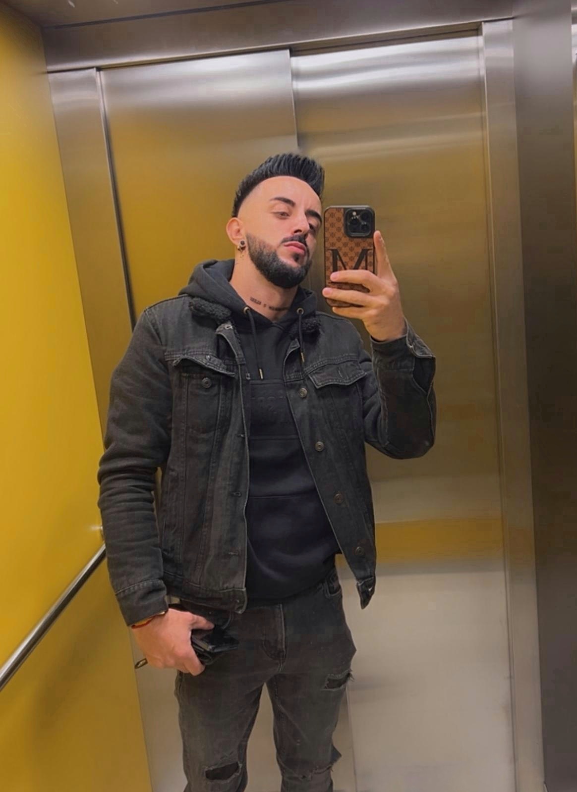 Bucuresti - Escorta Sexy - Te-ai saturat sa fi mintit si tradat? Noi suntem aici sa vezi contrariul Suntem 2 barbati activi cu potential Potriviti pentru oricine Deschisi la minte prietenosi respectuosi Seriosi Suntem escorte : Cele mai interesante intalniri cu noi le ai Cele mai interesante videoclipuri La noi vezi Vrei sa crezi ? Anunta ne cu un mesaj Pentru videoclipuri sau sa ne intalnim real Disponibili non stop cu locatie sau ne deplasam noi la tine Vrei sa te distrezi cu adevarat? Contacteaza ne