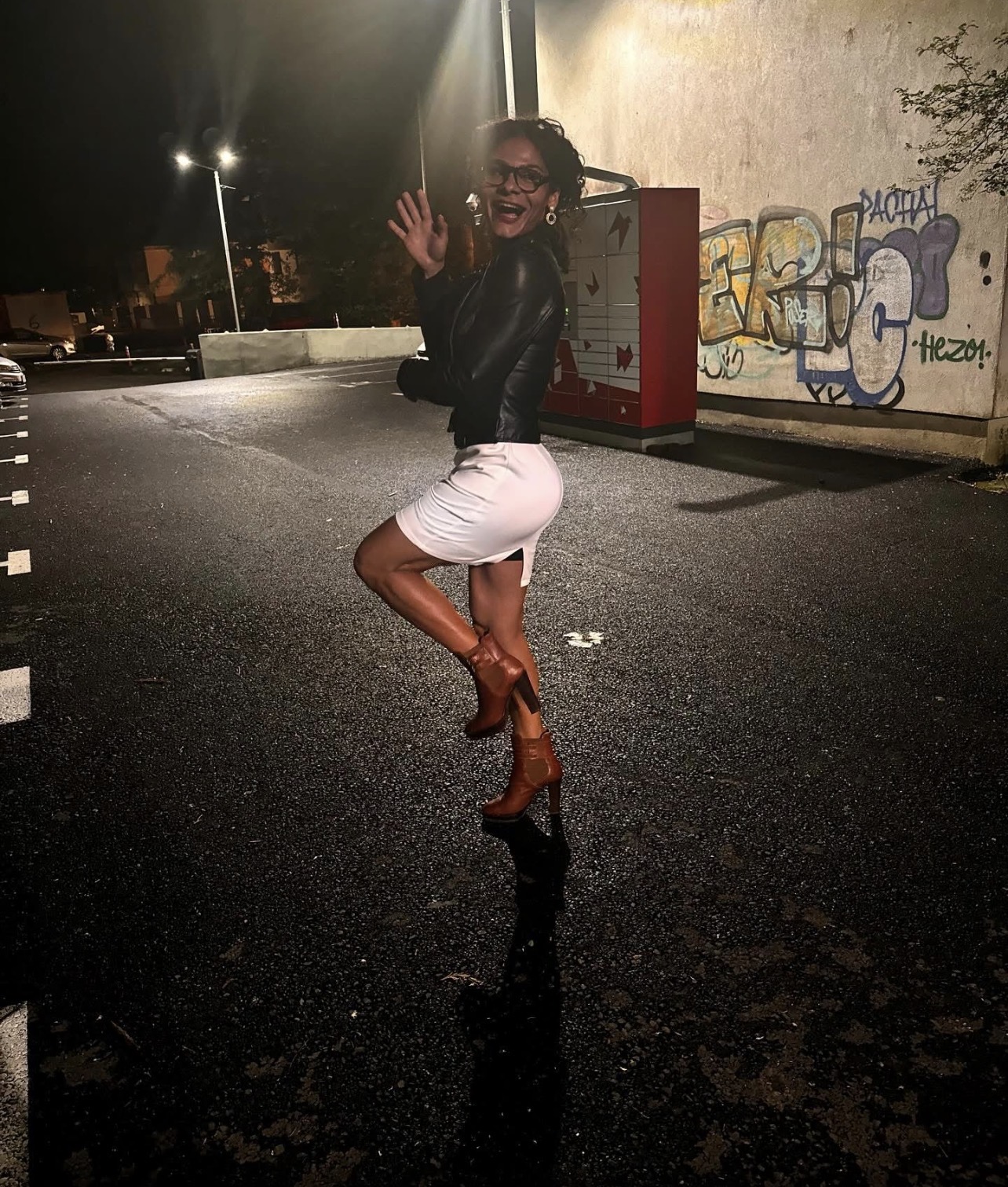 Bucuresti - Escorta Sexy - Mai multe detalii în aplica?ia WhatsApp