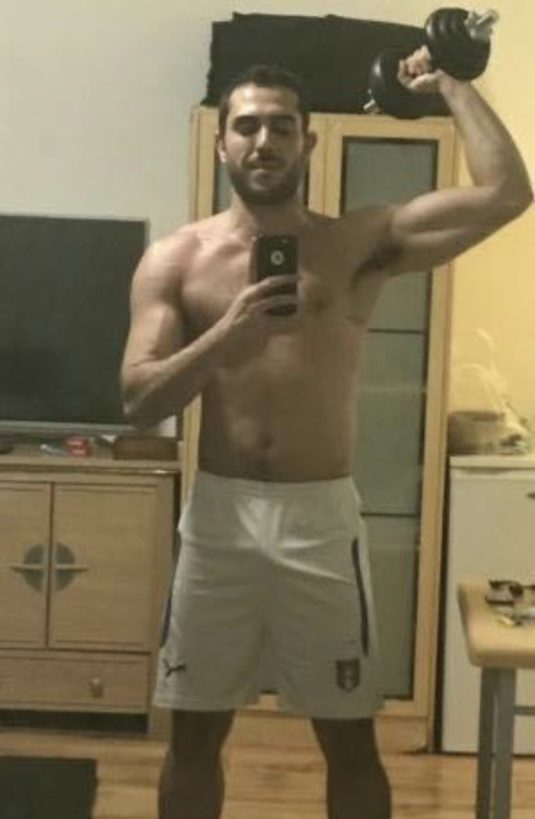 Escorta Oras: Bucuresti - Escorta Telefon: 0736176877 -  Servicii Escorta : Salut sunt Nicolae, aici sa te satisfac
Cu videoclipurile mele si pe camera
Dans, masturbare, se, x, cu prietenii tu, te uiti la noi, N-e spui fetisurile tal
Si l-e punem in practica
Am locatie in zona afisata, ma si deplasez daca este nevoie 
Prefer de regula, sa folosim condom 
Daca esti interesat, de anuntul meu? 
Scrie mi pe whatssapp, la numarul afisat
Sunt online, de regula mai mult pe whatssapp.  
Inainte sa suni, scrie mi te rog