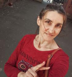 Galați - Escorta Sexy - Escorta senzuala iti pot oferi companie, intr-o ambianta placuta, clipe linistite la domiciliul meu .  Astept domni seriosi si manierati.  Detalii la telefon