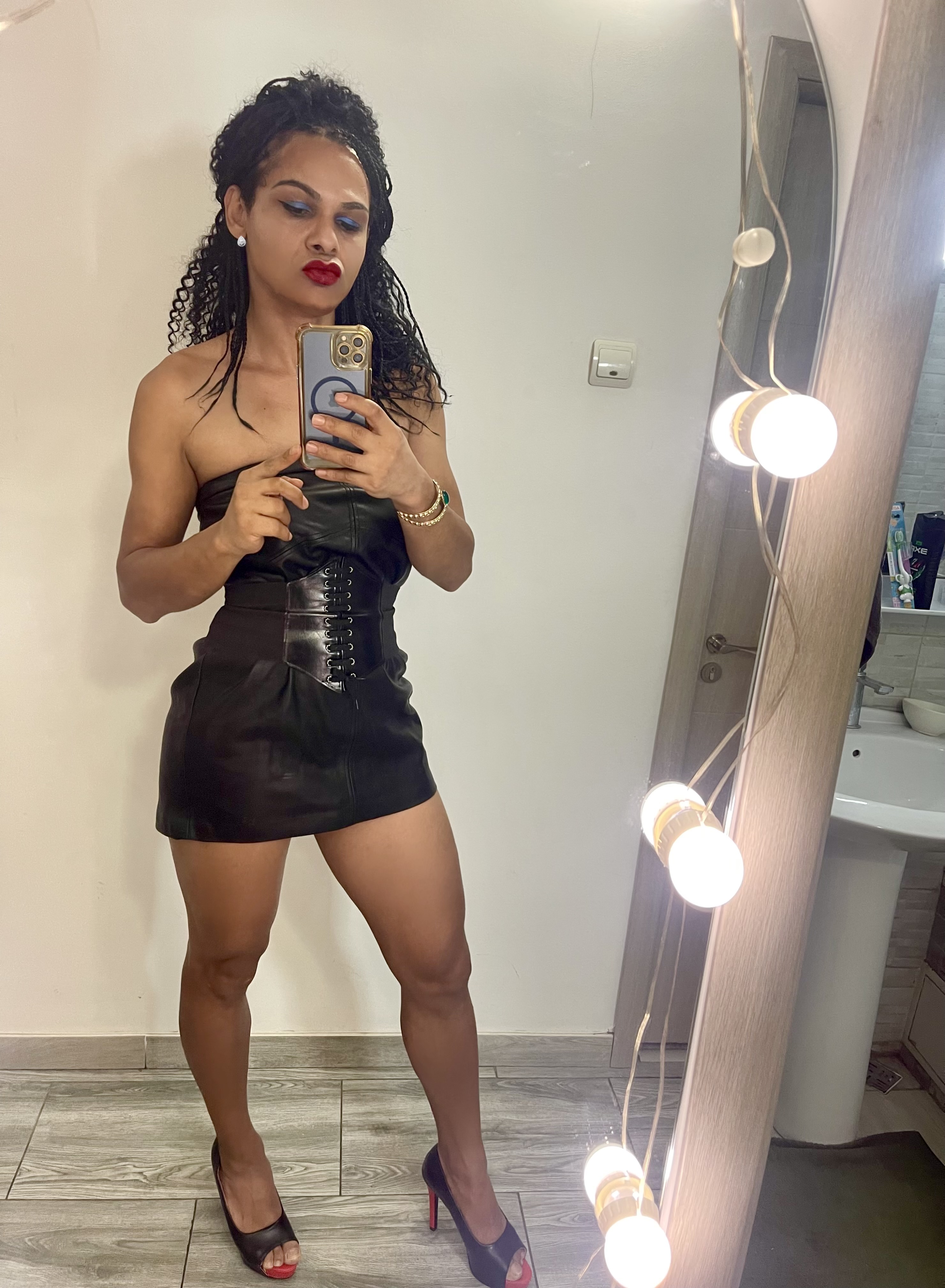Bucuresti - Escorta Sexy - Pentru detalii doar în aplica?ia WhatsApp