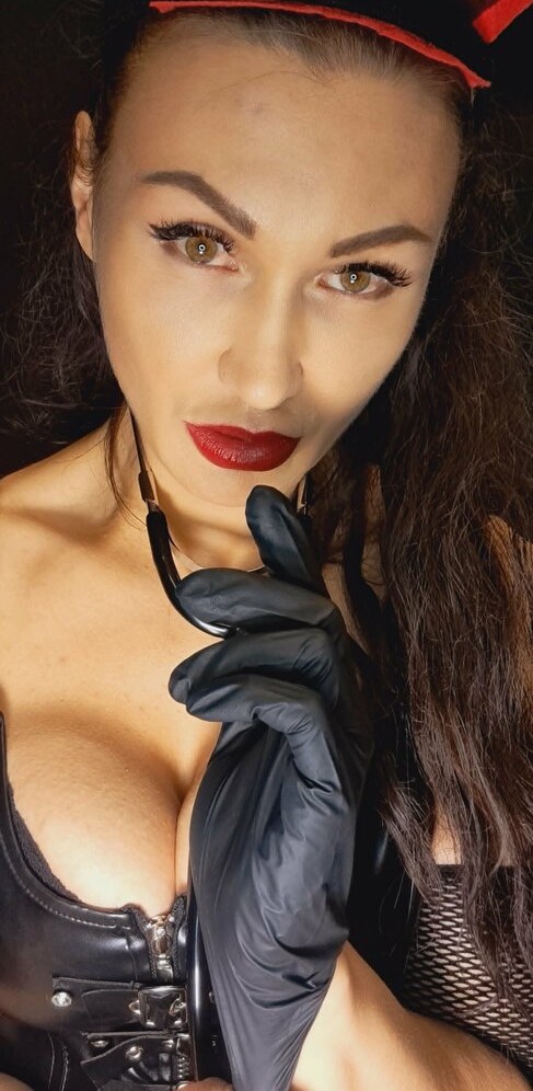 Bucuresti Si Toata Tara - Escorta Sexy - STAPANA TA sunt EU; perversa si sofisticata, dotata si impunatoare, te fac sa simti umilinta si supunerea atat cat te tine coaja, apoi vei revenii la picioarele mele sa-ti primesti pedeapsa sau rasplata.  Inca nu m-ai contactat? Sms la nr 1533 cu textul STAPANA MEA sau suna-ma direct pe nr 0906-800-874, doar daca esti adult.  Tarif 1, 5 eur/sms sau 1, 9 eur/min fara tva! Ptr doritorii de senzatii tari!