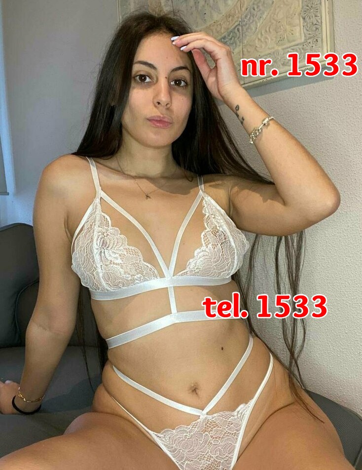Bucuresti Toata Tara - Escorta Sexy - Vrei o partenera noua de sex? Ti se scoala cand te gandesti la ea? POATE FI CHIAR VECINA Ta! Esti singur sau vrei sa schimbi partenera care nu te mai satisface? Suna la nr.  unic 1533 (1, 5 eur/min) si afla numerele de telefon ale celor mai sexy si lipsite de prejudecãti fete care iti vor satisface toate fanteziile sexuale.  Daca esti mai timid, trimite SMS la nr.  1533 (1, 5 eur/sms) cu numele orasului tau si imediat si imediat vei cunoaste o femeie foarte dragutza si sexy.  Pt adulti, tarif fara tva