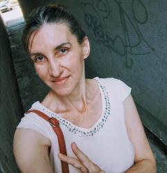 Escorte din - Galați Romania | Anunturi Matrimoniale / Escorte Sexy  - Telefon:  0748450951 - Escorta senzuala iti pot oferi companie, , intr-o ambianta placuta, clipe linistite la domiciliul meu sau al tau.  Astept domni seriosi si manierati.  Detalii la telefon 
