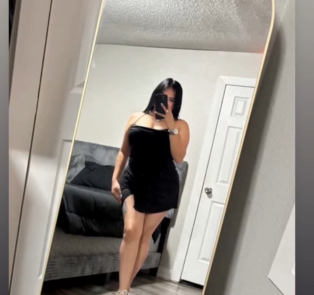 Escorta Sex - Escorta manierata am revenit.  Ofer companie si masaj terapeutic facut cu creme si uleiuri aromate domnilor manierati intr-o locatie discreta.  Locuri de parcare si ac.  Detalii la telefon.  - Telefon: 0735342440 